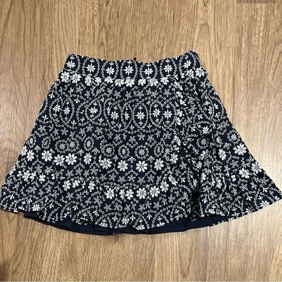 Kate Spade Navy Blue Eyelet Wrap Skirt size 4 perfect for Holiday - Picture 4 of 7